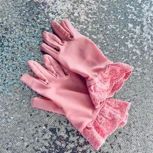 Gymboree Valentine’s Pink tea party gloves (xs size 4)